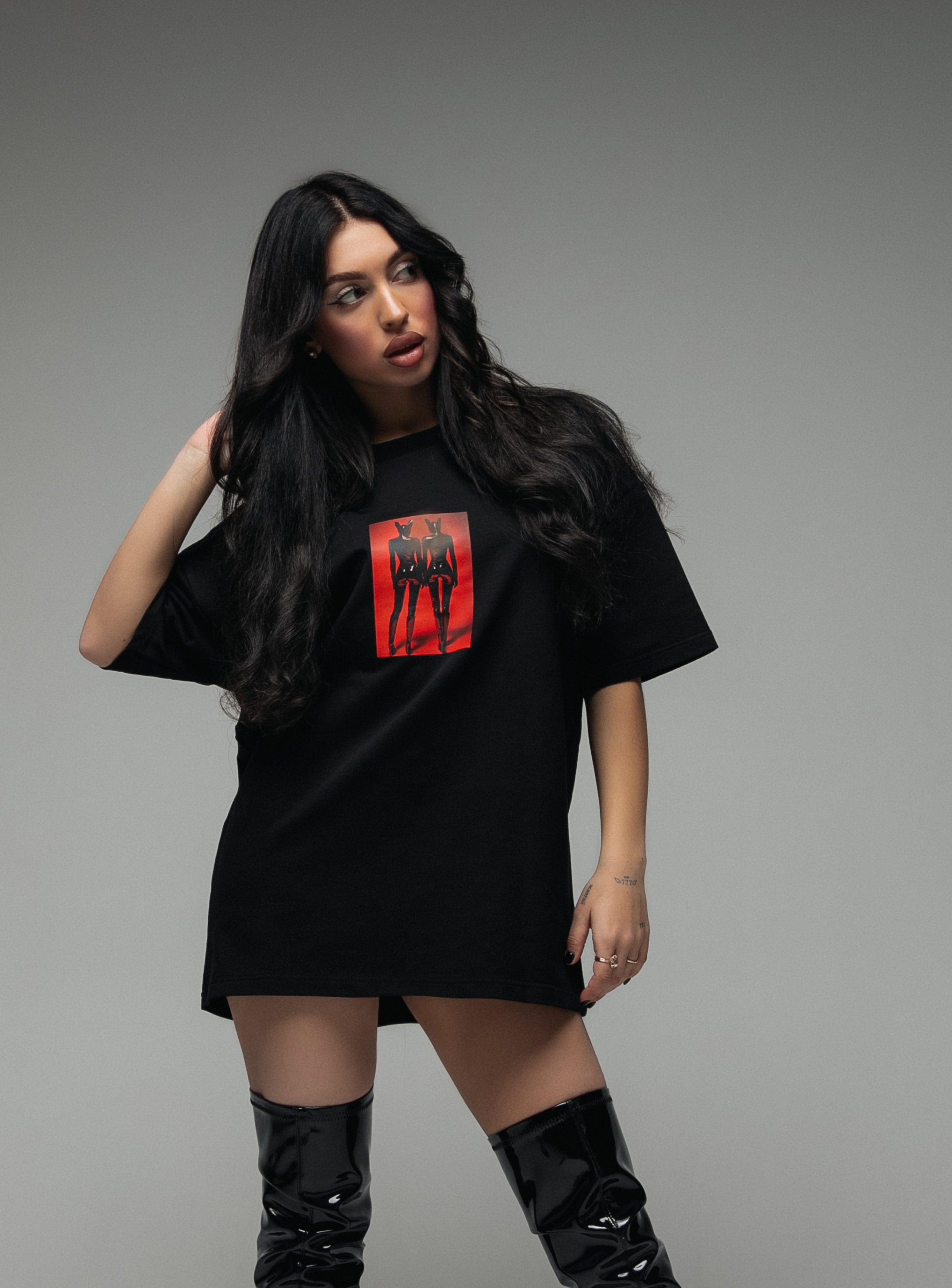 Oversized Black Unisex T-shirt with a Unique Print SHADOW TWINS