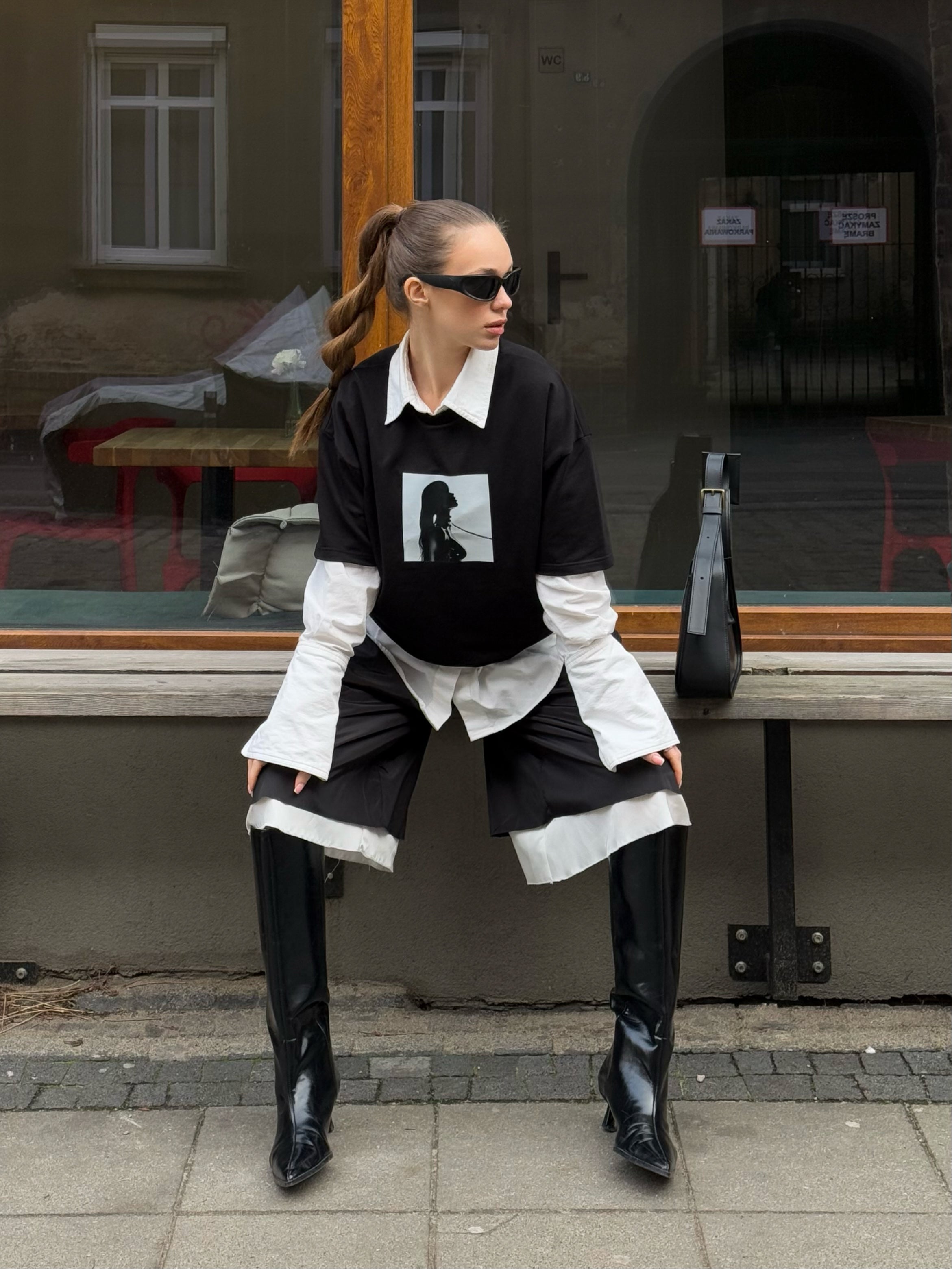 Oversized Black Unisex T-shirt with a Unique Print Power Play
