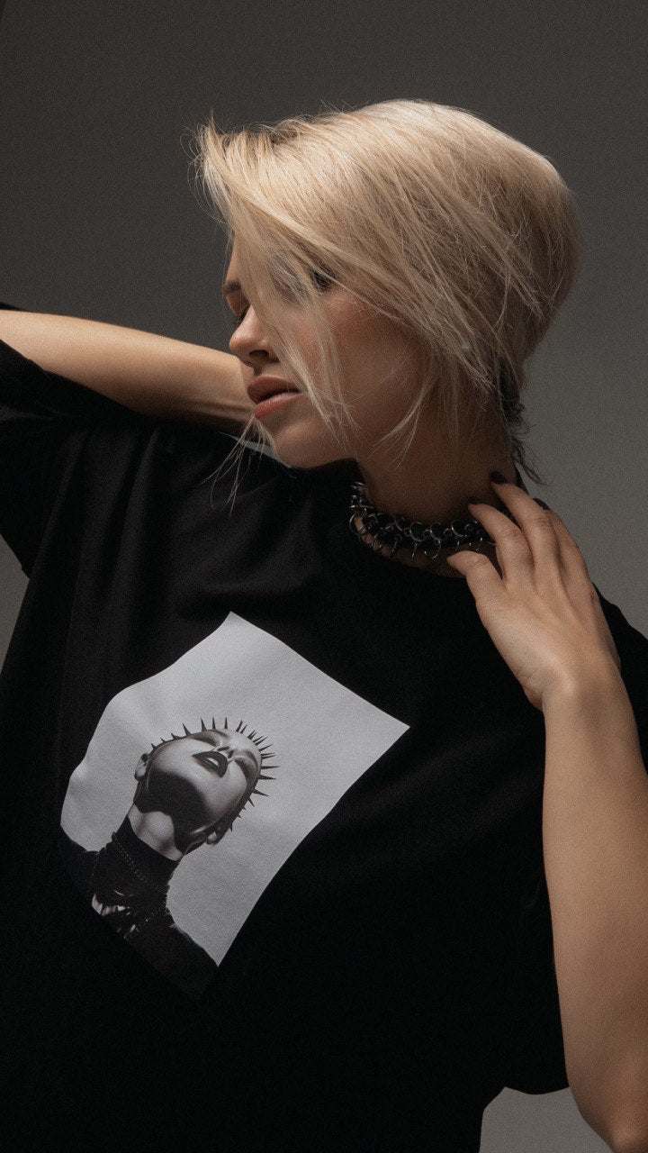 Oversized Black Unisex T-shirt with a Unique Print Saint Sinner